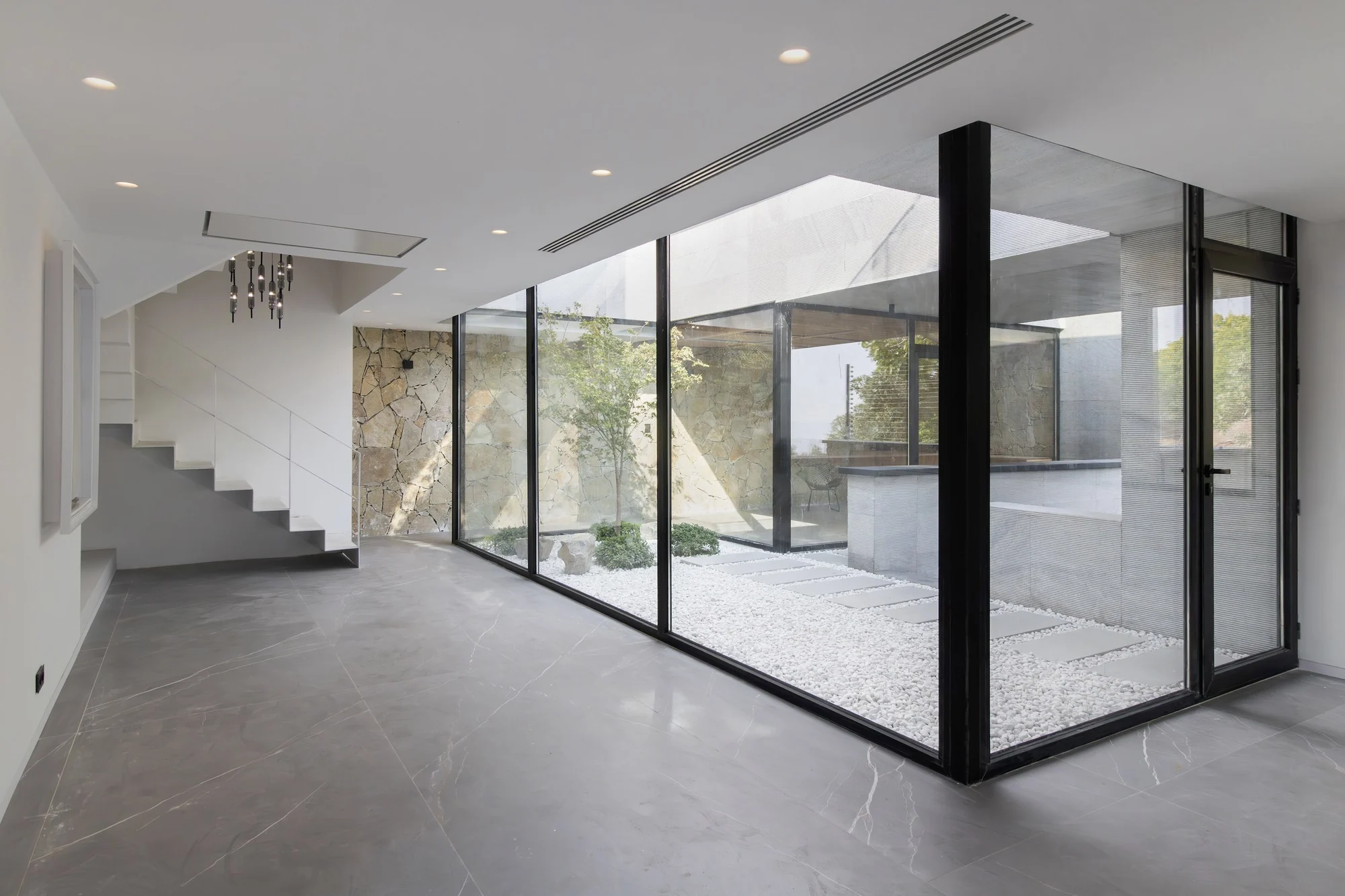 پلان معماری ویلا کوهروان در خسروان با ۶۵۰ مترمربع