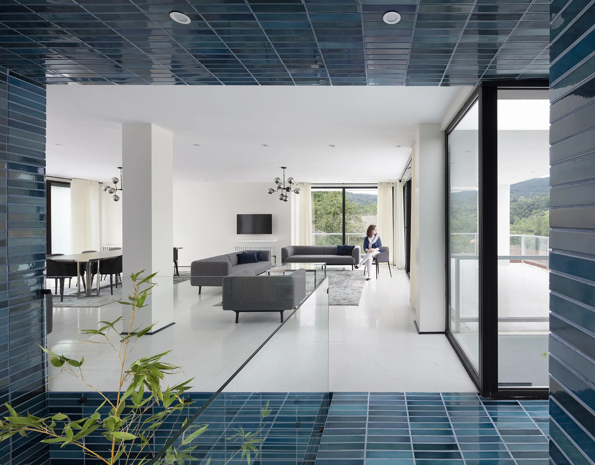 پلان معماری ویلا سانگده با پایه سنگی و آسانسور