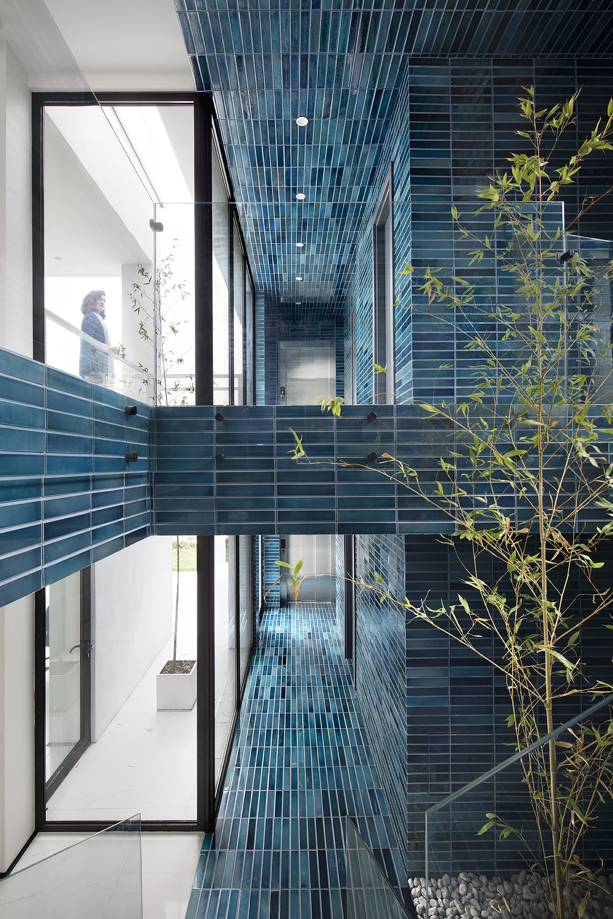 طراحی معماری ویلا سانگده با دو طبقه به چهار طبقه