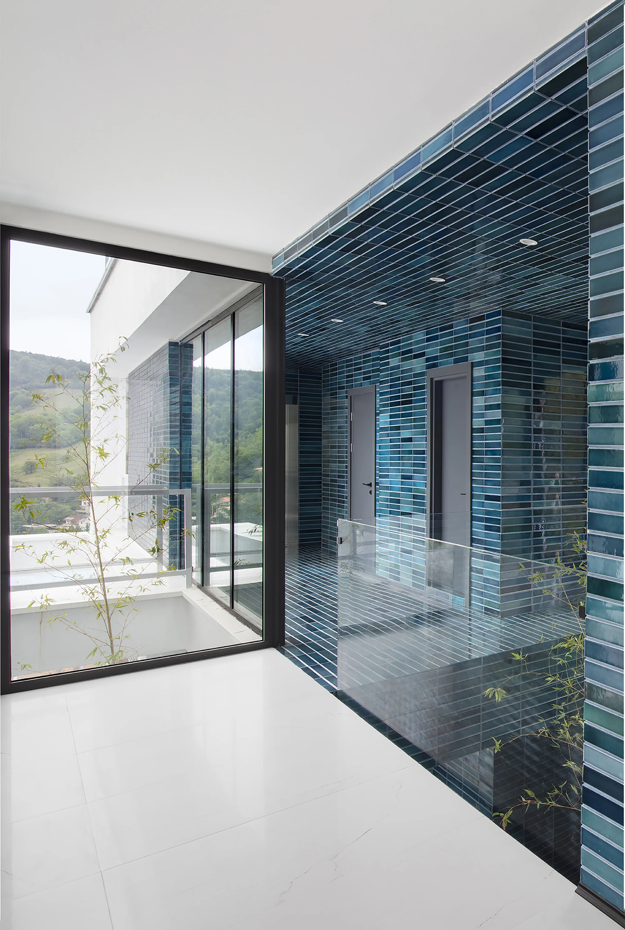 فضای نشیمن ویلا سانگده با منظر بدون انسداد