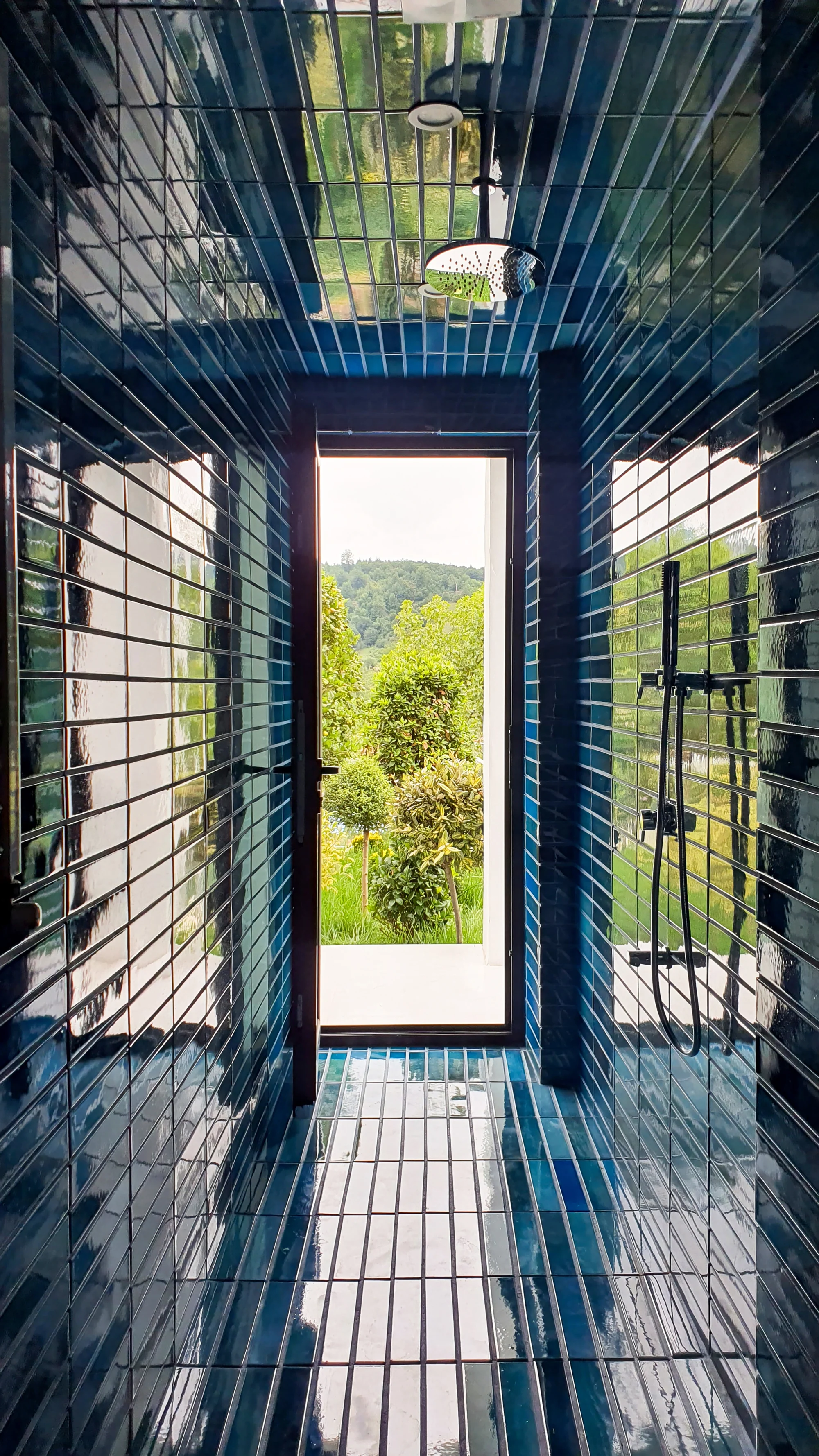 فضای داخلی ویلا سانگده با دکوراسیون معاصر