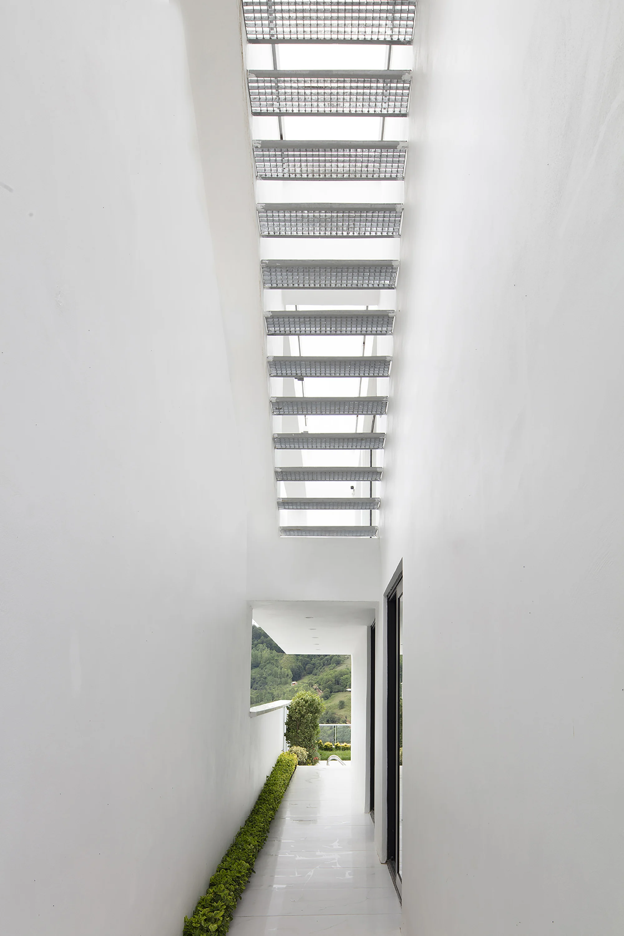 پلان معماری مدرن ویلا سانگده با فضاهای باز