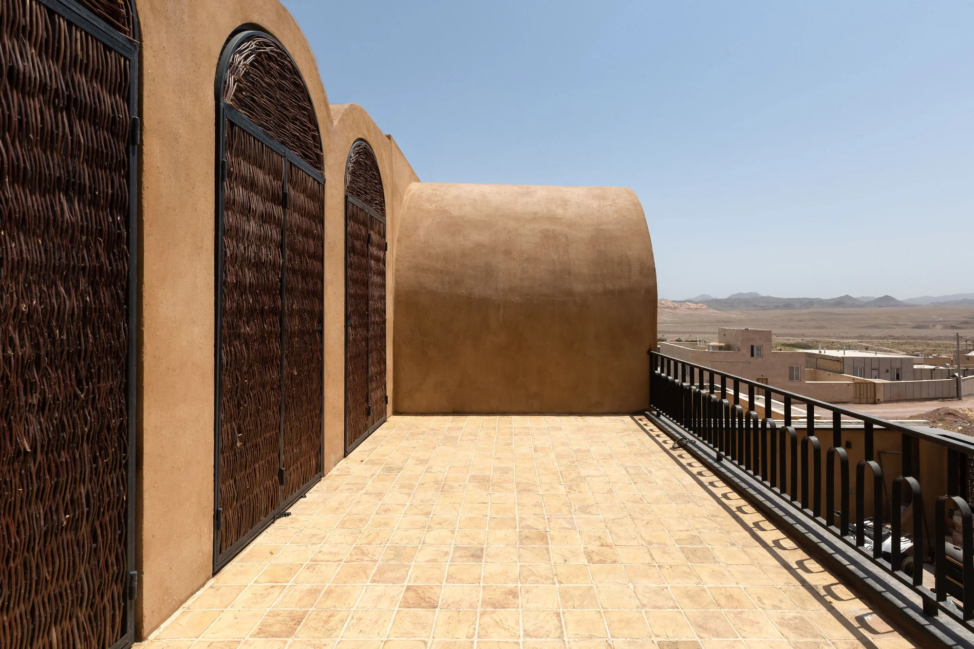 فضای داخلی خانه سپارو با دکوراسیون معاصر