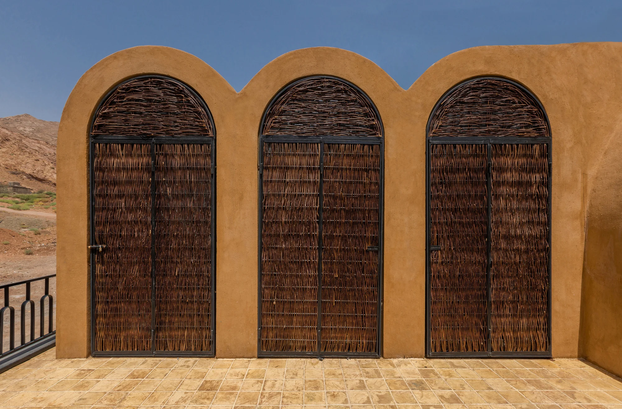 نمای آجری خانه سپارو با معماری روستایی