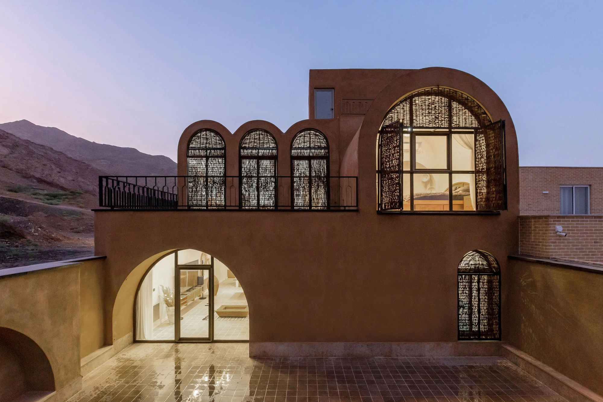 پلان معماری مدرن خانه سپارو با فضاهای باز