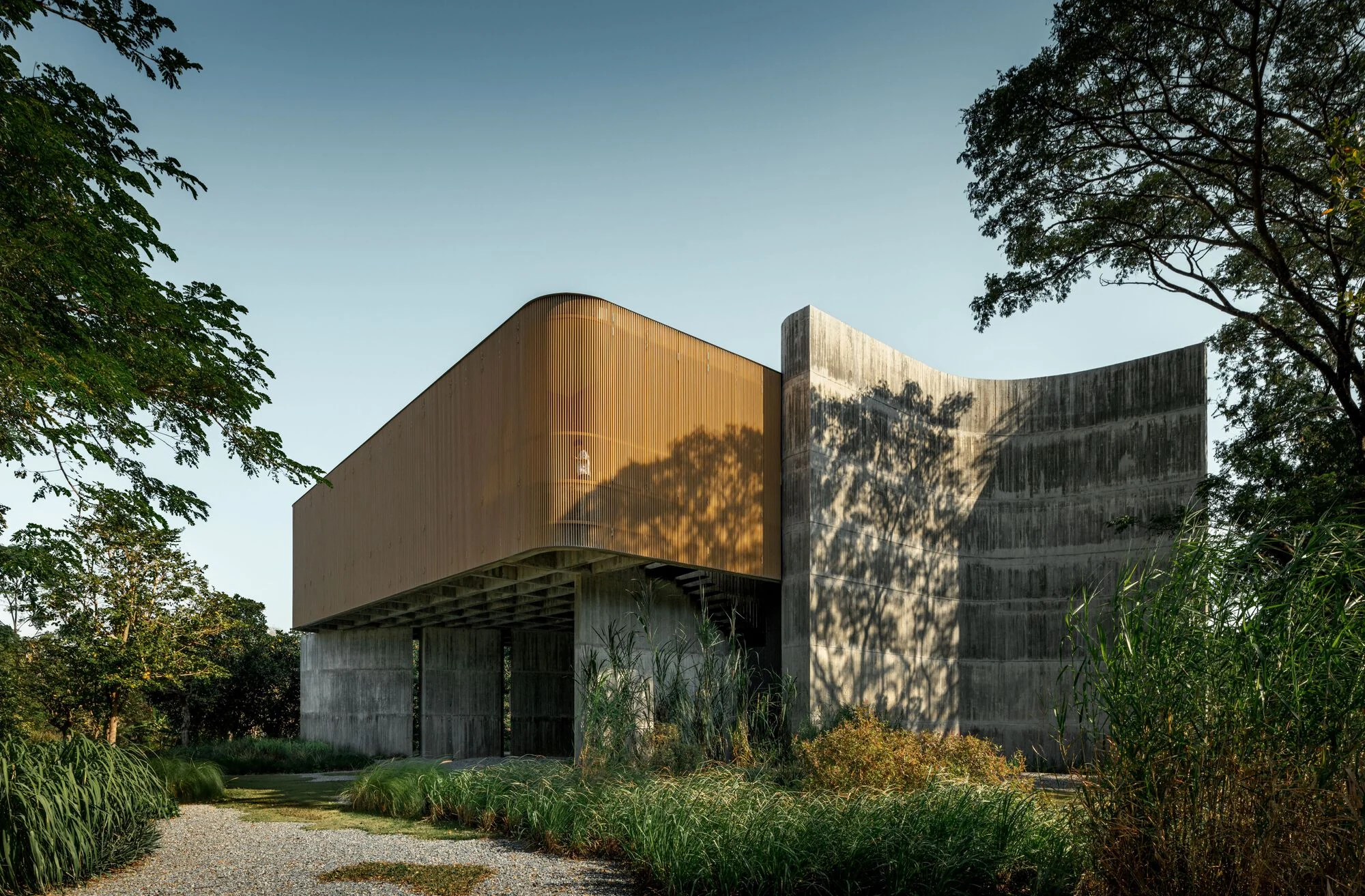 پلان باز فضای داخلی خانه W II با طراحی IDIN Architects