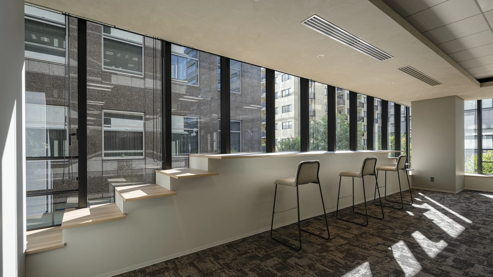 نمای خارجی Front Place Chiyoda Ichibancho با طراحی Mitsubishi Jisho