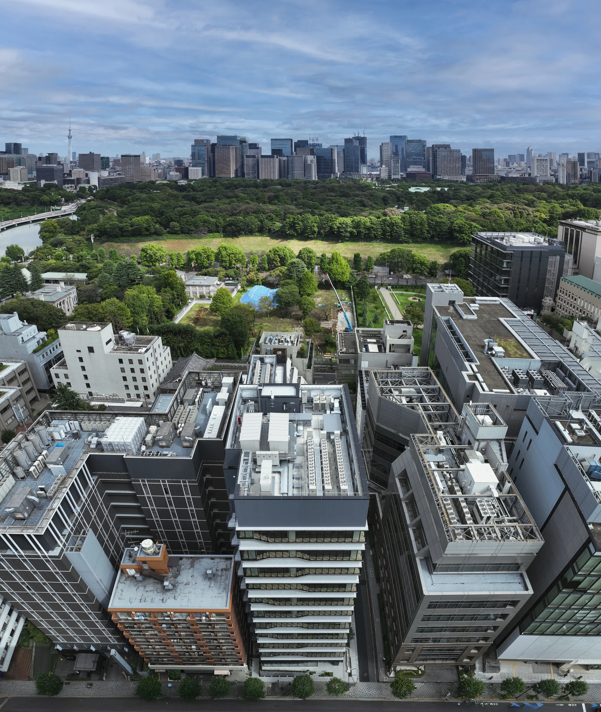 فضای عمومی Front Place Chiyoda Ichibancho با دکور مدرن