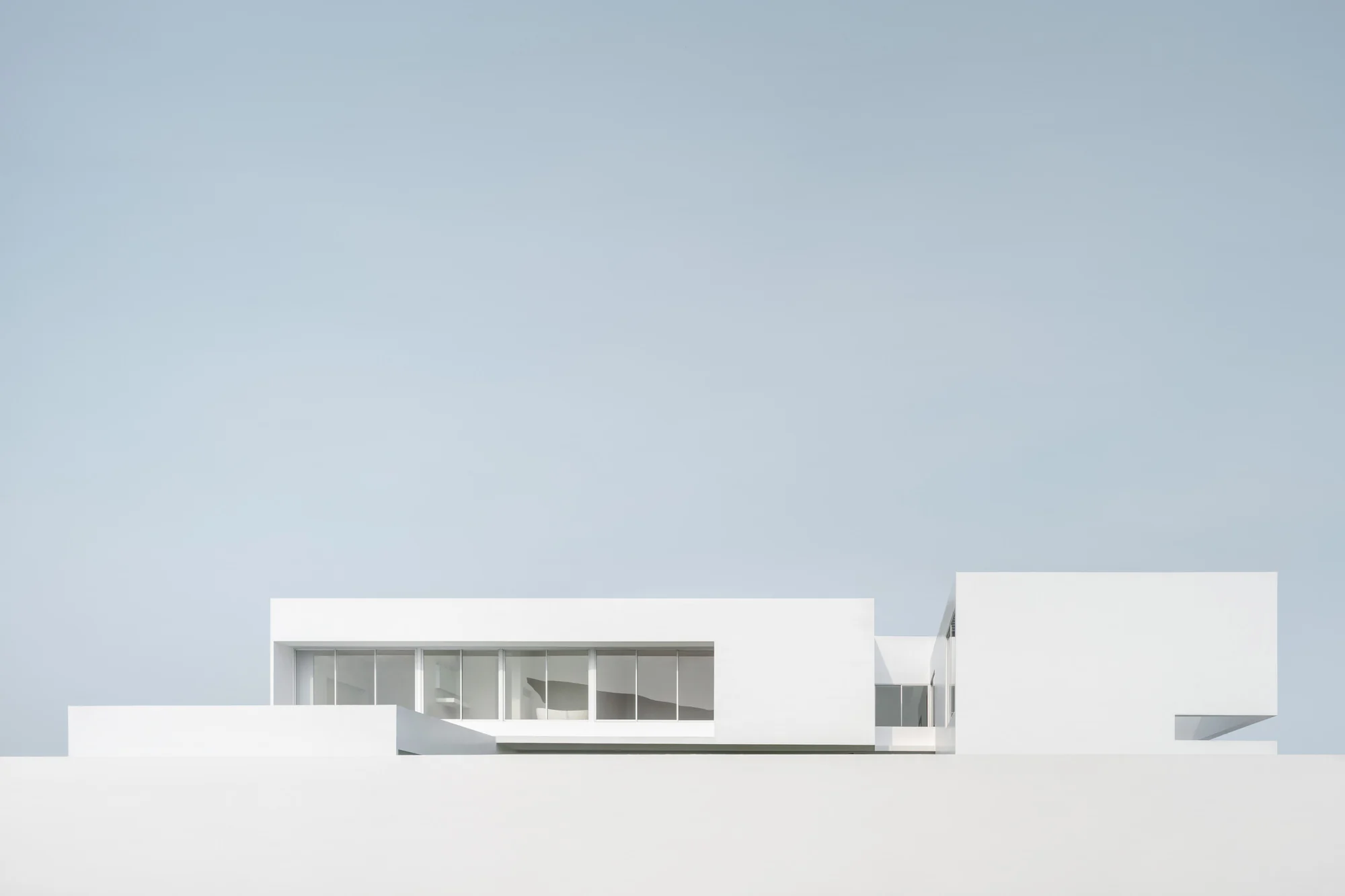 پلان باز فضای داخلی خانه لوسنت با طراحی Methaporn Chittrayanont