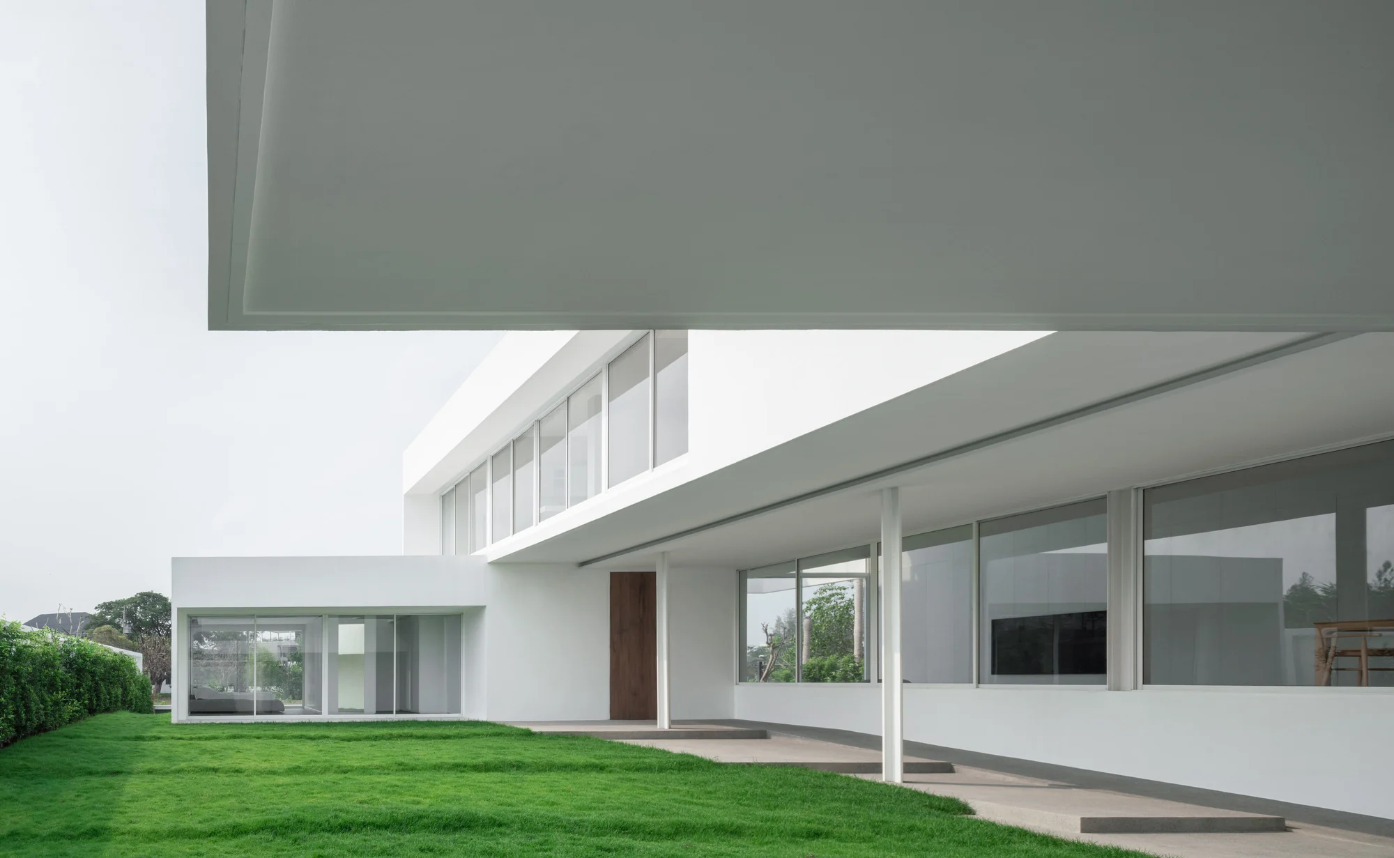 نمای تضاد خانه لوسنت با صافی و پیچیدگی