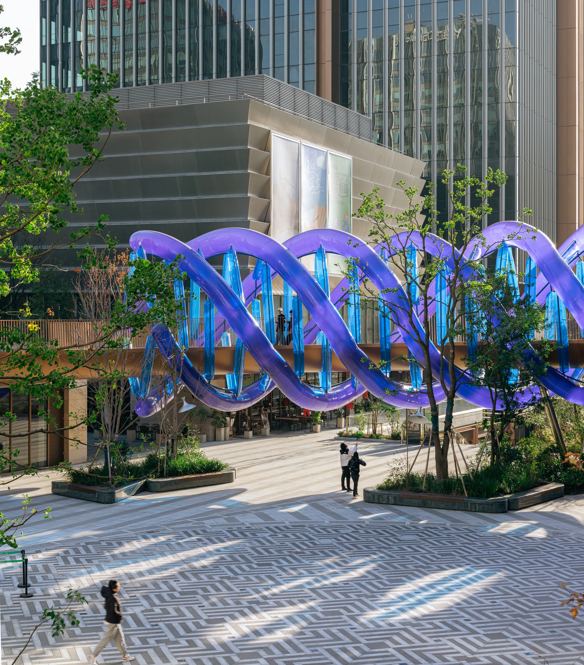 نمای بیرونی پل غشایی چرخشی آبی با تزریق活力 شهری