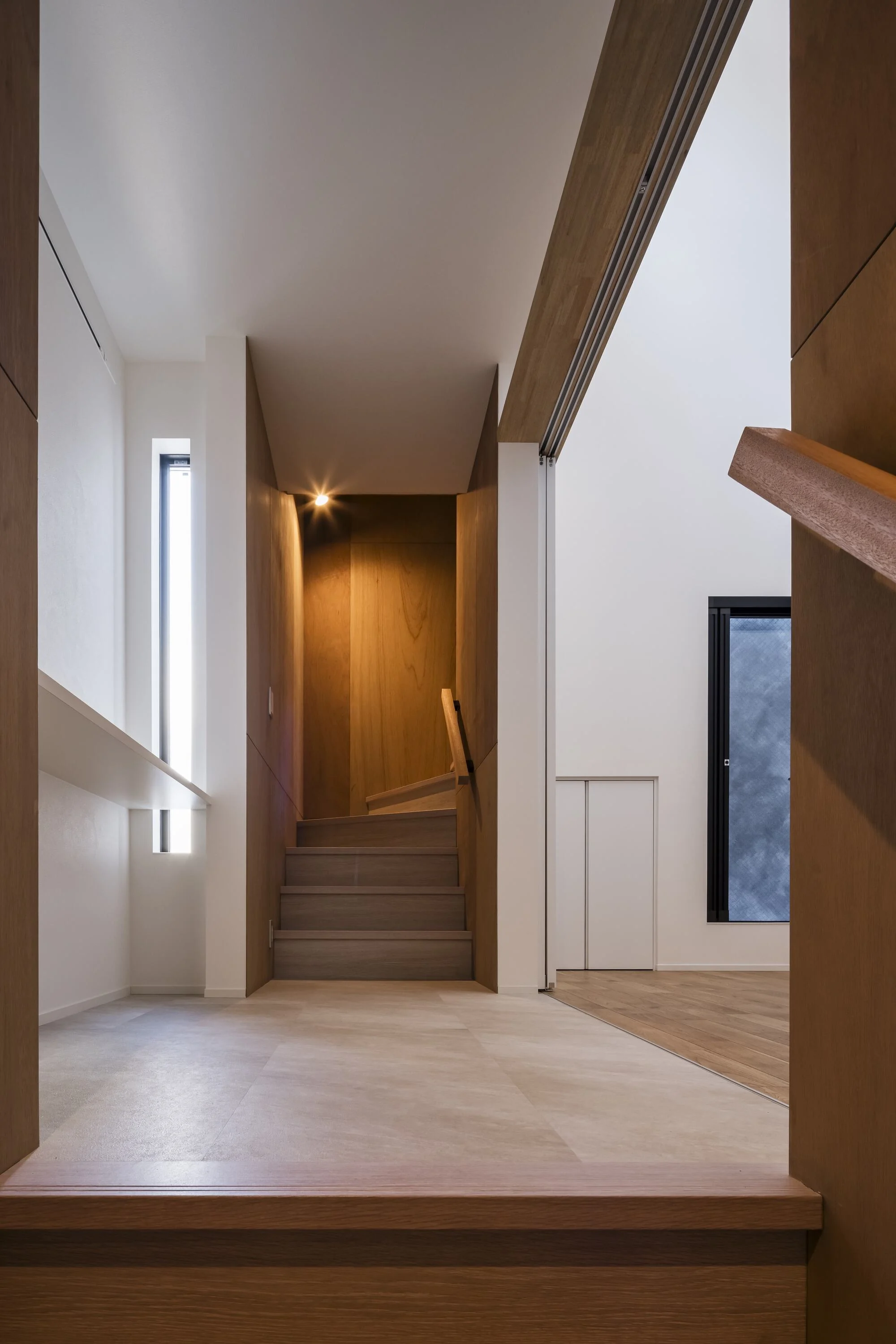 نمای پنجره‌ای خانه کازا لگاتو با معماری معاصر