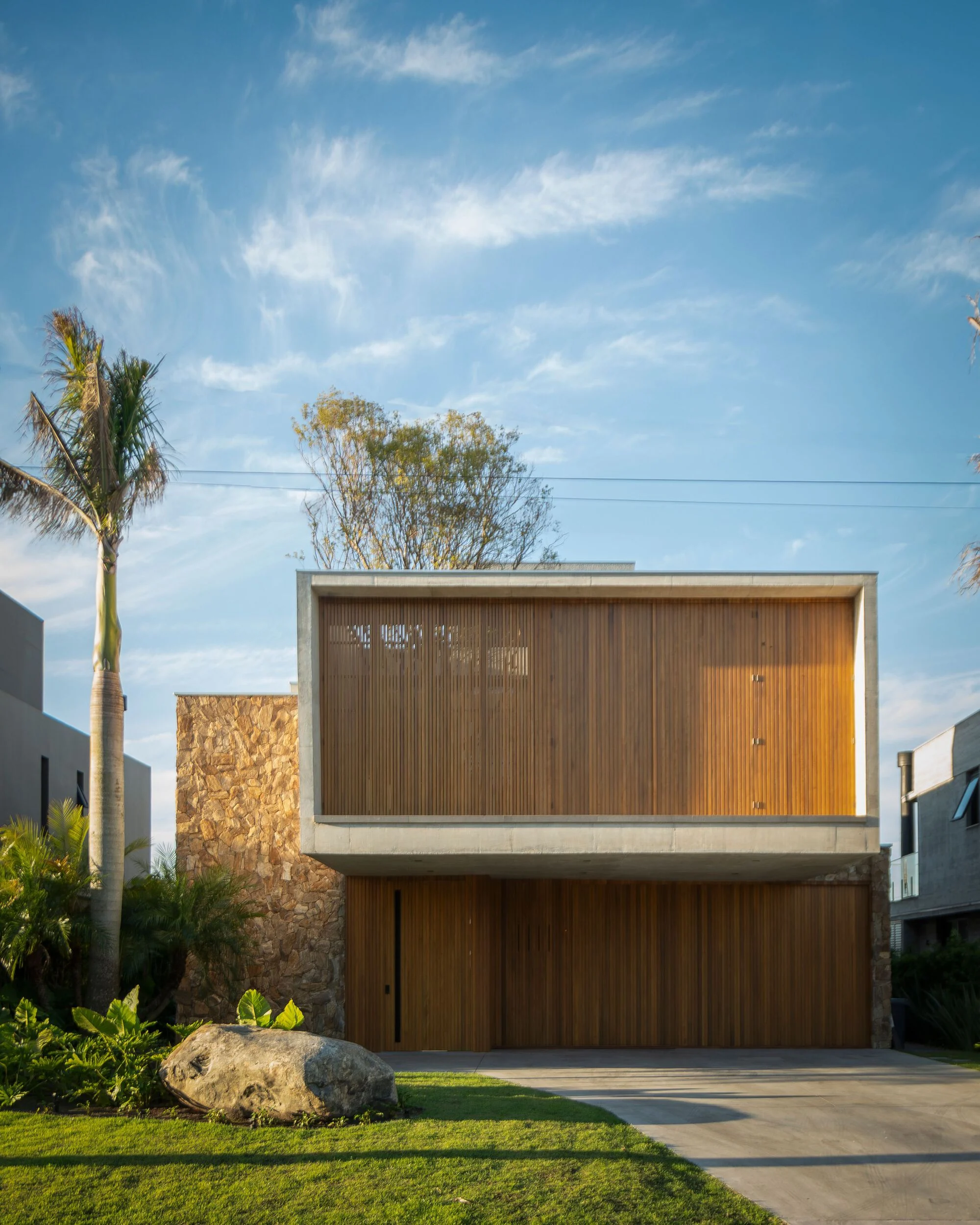 نمای پنجرهای خانه کاسا فولیا با معماری معاصر