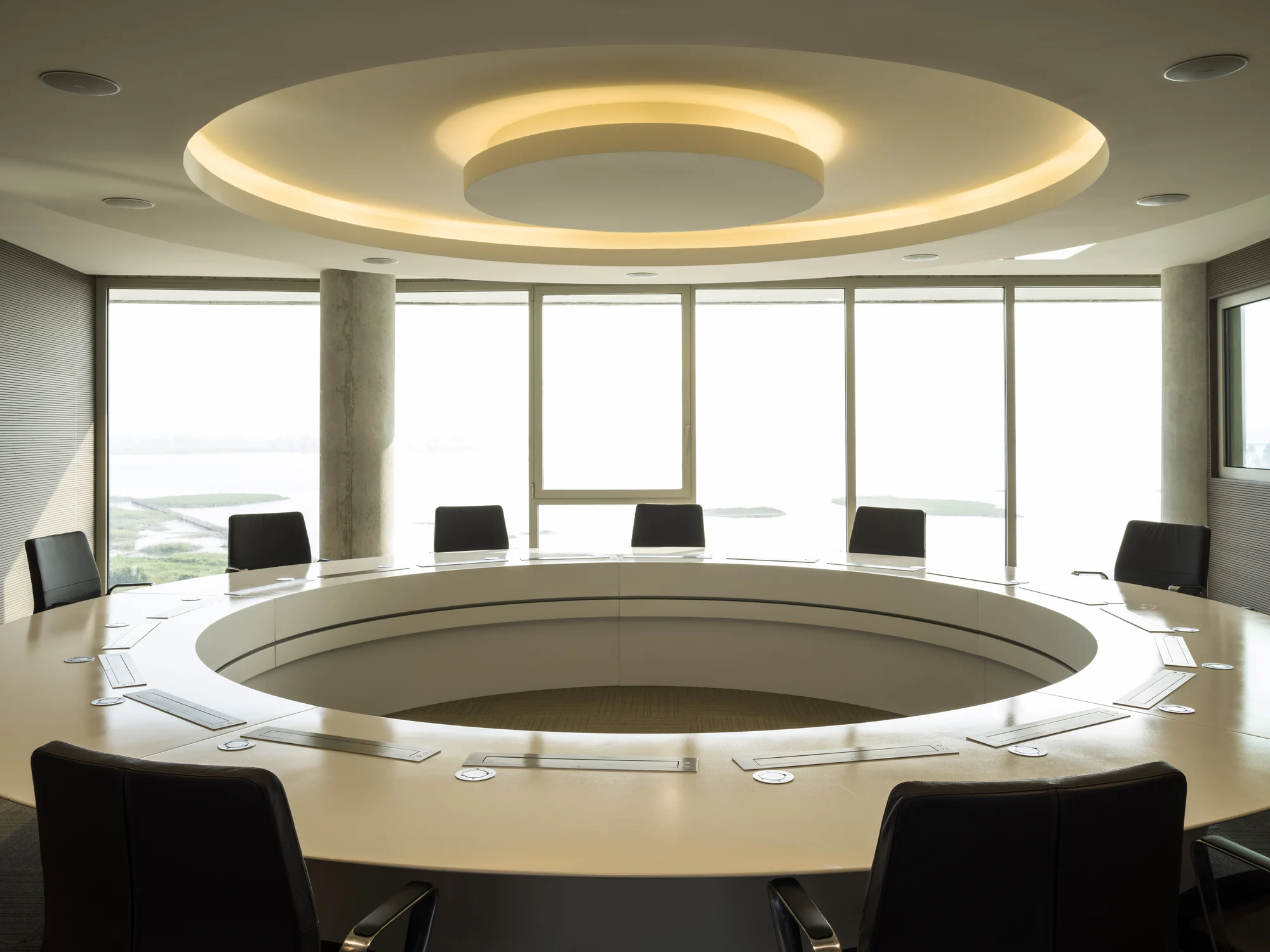 پلان معماری مدرن روستای نارنجی با فضاهای باز