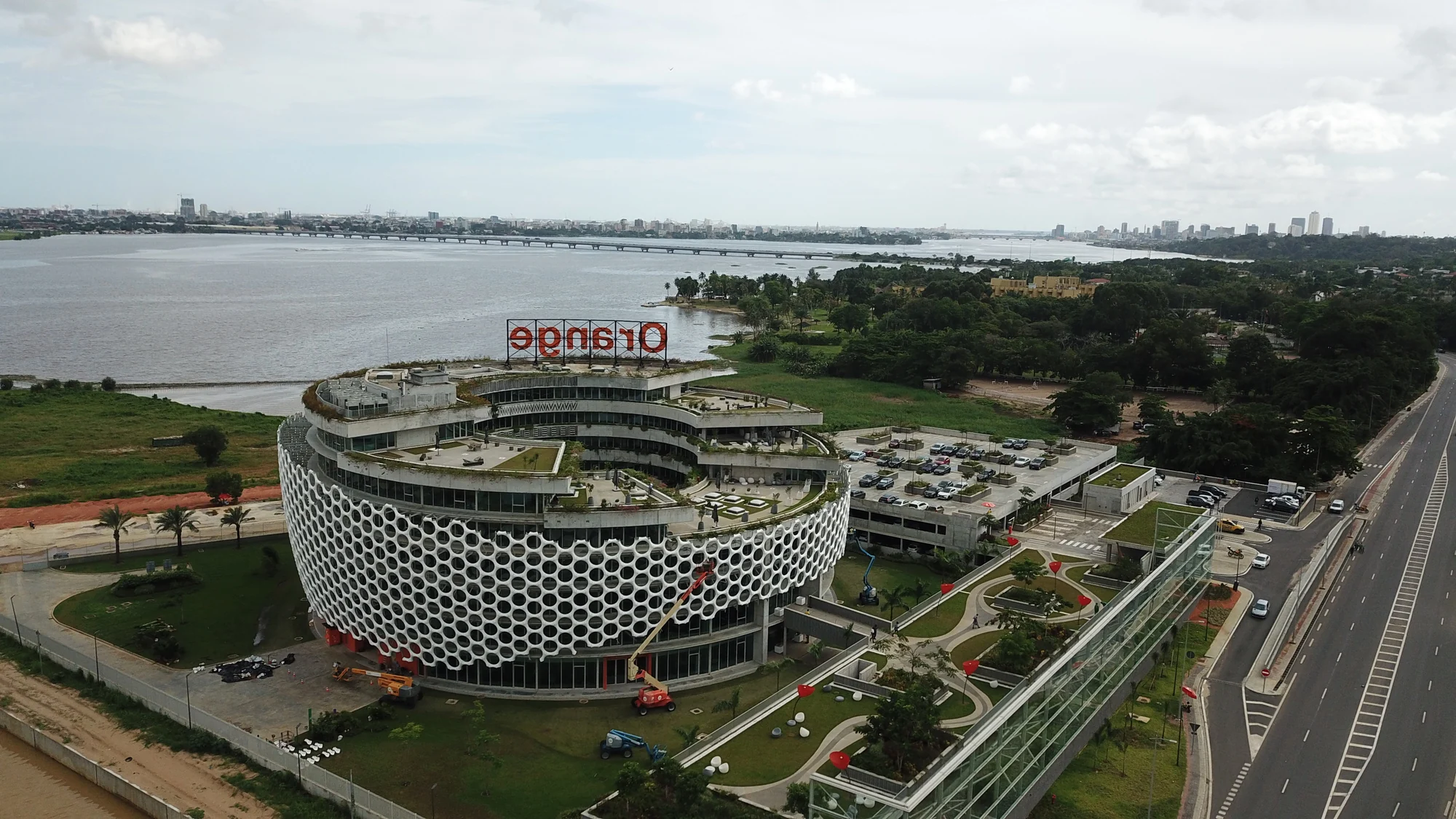 فضای داخلی روستای نارنجی با طراحی خلاقانه